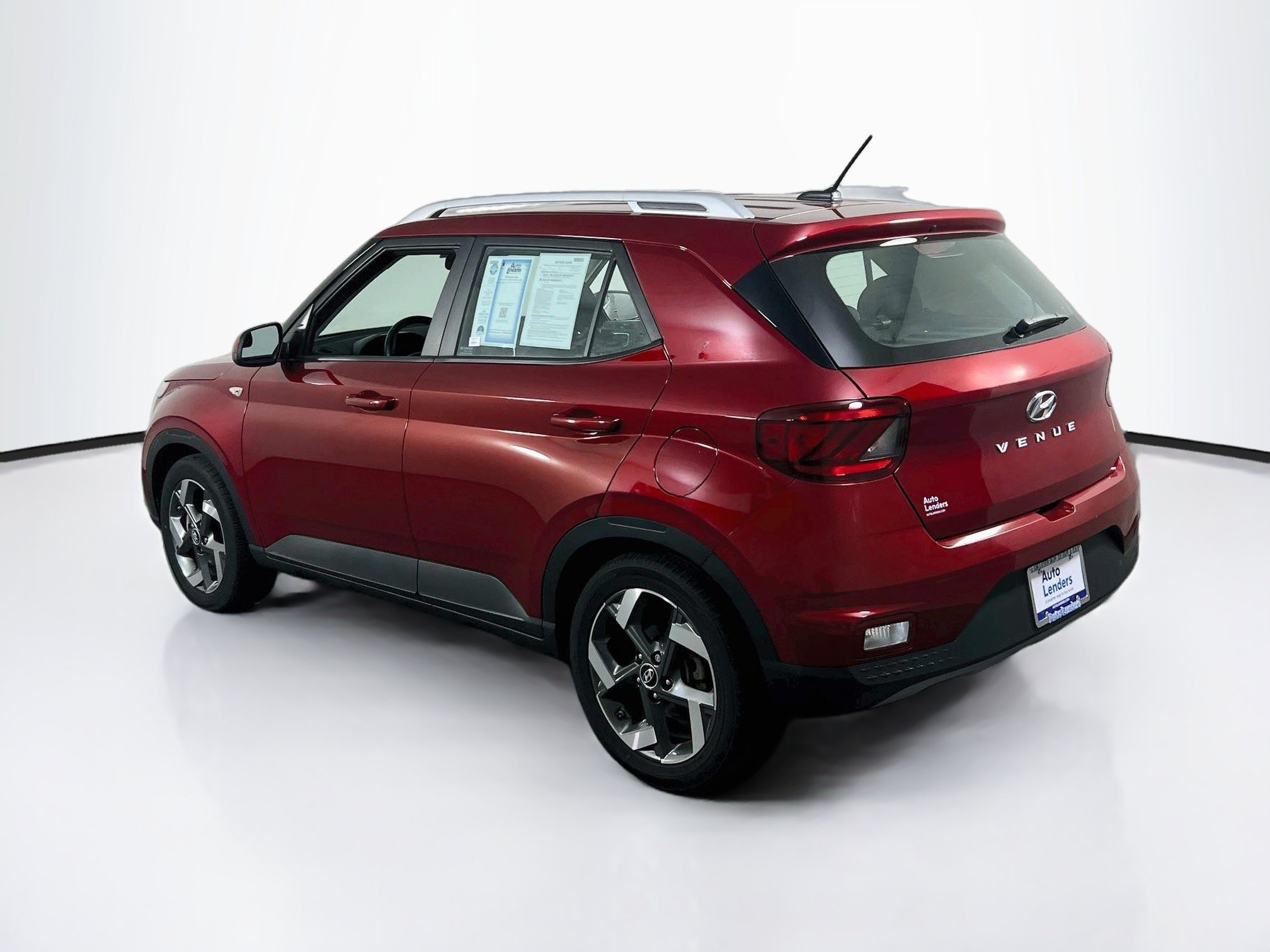 Used 2024 Hyundai Venue SEL FWD image 7