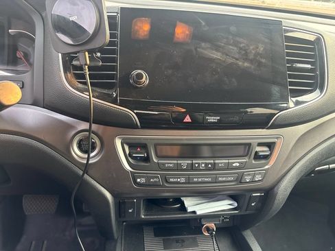 Used 2022 Honda Pilot Special Edition image 11