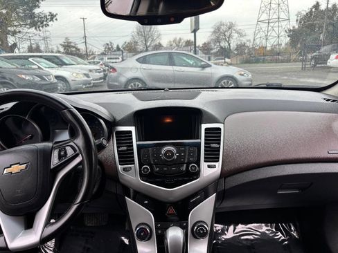 Used 2015 Chevrolet Cruze LT image 16