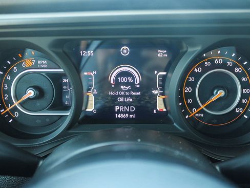 Used 2024 Jeep Wrangler Unlimited Rubicon AWD/4WD image 25