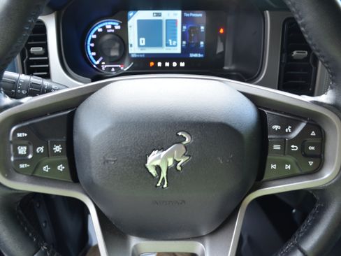 Used 2023 Ford Bronco Outer Banks w/ Sasquatch Package AWD/4WD image 46