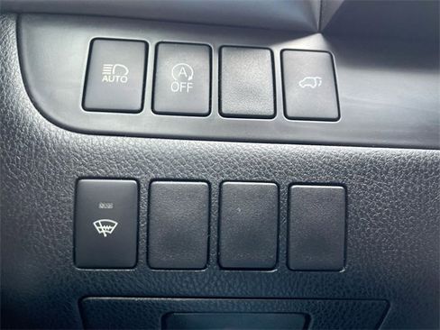 Used 2018 Toyota Highlander XLE image 17