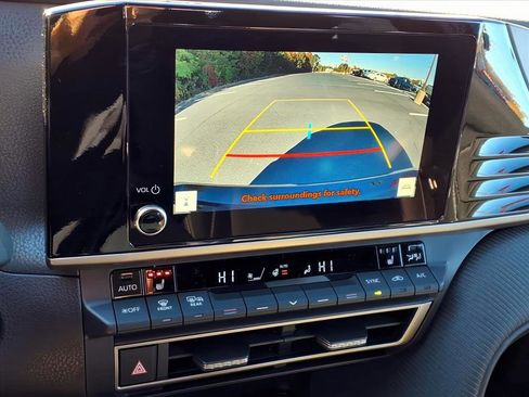 New 2026 Toyota Camry Hybrid image 10