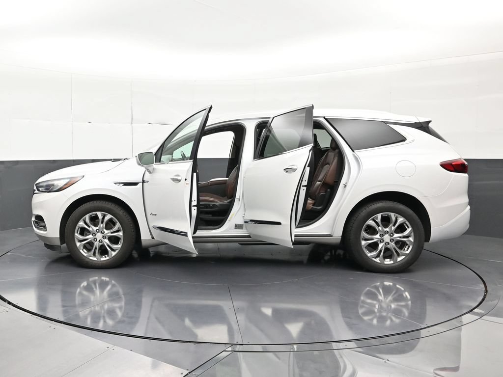 Used 2018 Buick Enclave Avenir FWD image 37