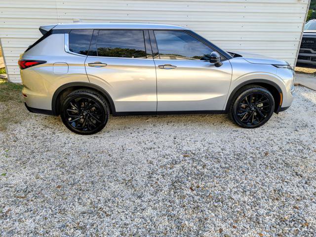 Used 2022 Mitsubishi Outlander SE FWD image 2