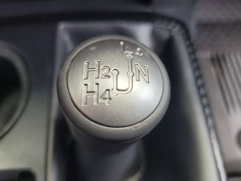 Used 2022 Toyota 4Runner TRD Off-Road AWD/4WD image 26