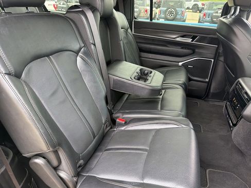 Used 2024 Jeep Wagoneer L Series II w/ Flexible Seating Group RWD image 16