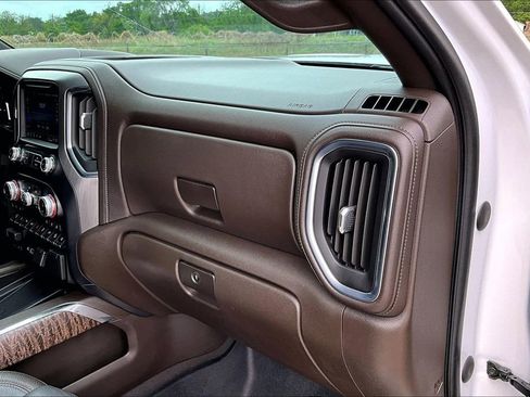 Used 2021 GMC Sierra 2500 Denali w/ Denali Ultimate Package image 19