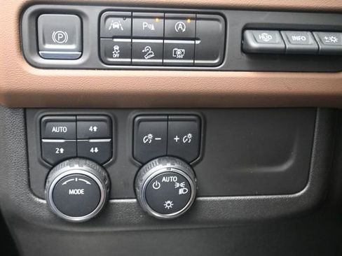 Used 2023 Chevrolet Tahoe High Country AWD/4WD image 14