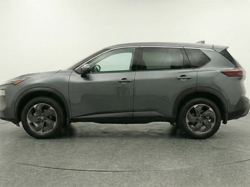 Used 2025 Nissan Rogue SV AWD/4WD image 3