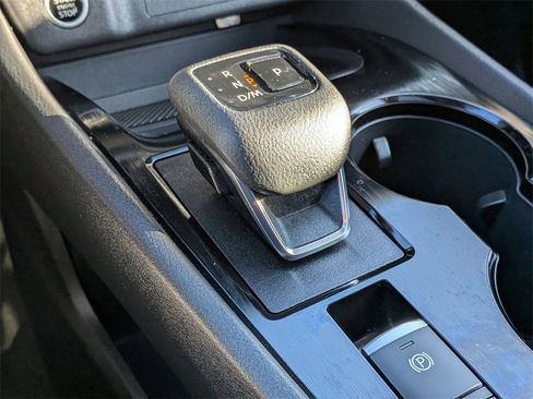 Used 2023 Nissan Rogue SV w/ SV Premium Package image 16