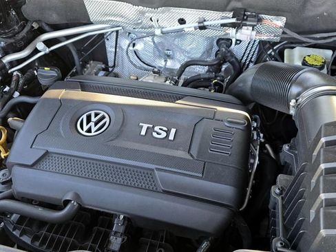 Certified 2022 Volkswagen Atlas Cross Sport SE w/ Panoramic Sunroof Package image 9