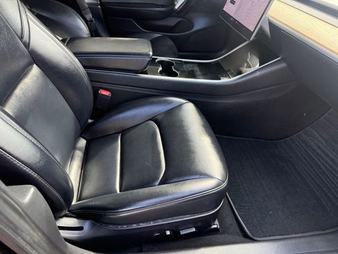 Used 2018 Tesla Model 3 Mid Range RWD image 16