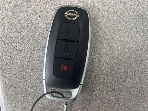 Used 2024 Nissan Rogue S AWD/4WD image 21