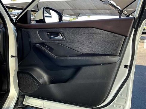 Certified 2023 Nissan Rogue SV image 22