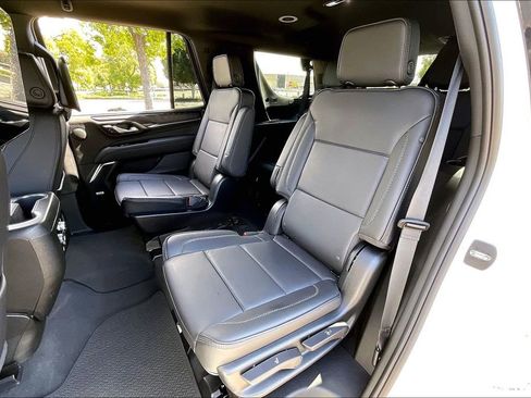 Used 2024 GMC Yukon Denali w/ Advanced Technology Package image 20