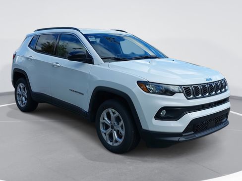 New 2026 Jeep Compass Latitude image 3