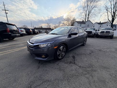 Used 2018 Honda Civic EX-L image 32