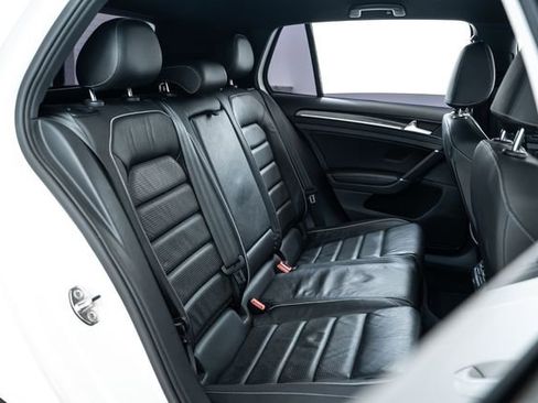 Used 2019 Volkswagen Golf R 4-Door image 23