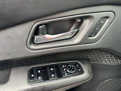 Used 2023 Nissan Ariya AWD image 16