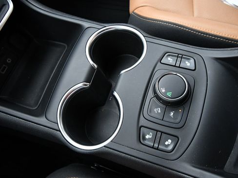 Used 2020 GMC Terrain SLT w/ Preferred Package FWD image 35