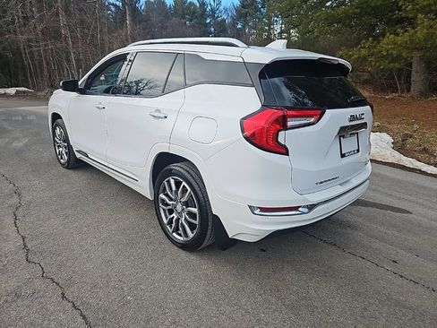 Used 2023 GMC Terrain Denali image 3