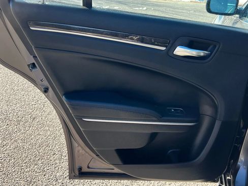 Used 2016 Chrysler 300 C image 12