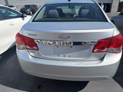 Used 2014 Chevrolet Cruze LS FWD image 5