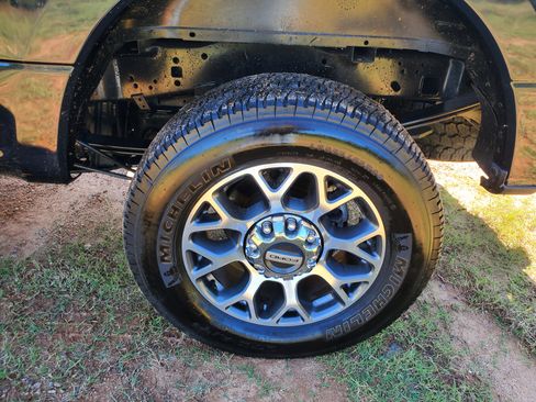 Used 2022 Ford F250 Lariat w/ Lariat Ultimate Package image 6