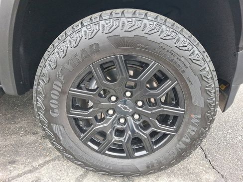 Certified 2024 Chevrolet Colorado Trail Boss w/ Advanced Trailering Package image 8