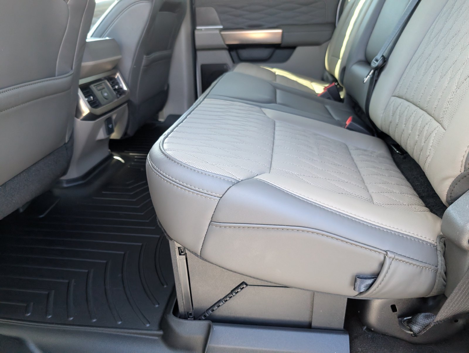 New 2027 Ford F250 Platinum w/ Platinum Plus Package AWD/4WD image 30