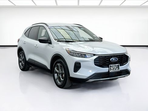 Used 2025 Ford Escape ST-Line FWD image 3