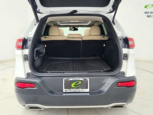 Used 2016 Jeep Cherokee Limited w/ Luxury Group FWD image 28