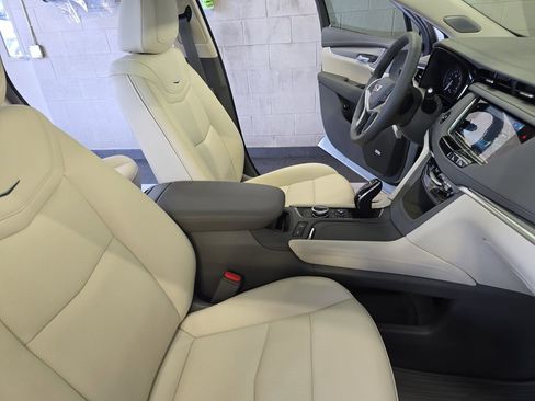 Used 2026 Cadillac XT5 Premium Luxury w/ Driver Assist Package FWD image 11