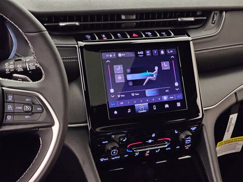 New 2026 Jeep Grand Cherokee Laredo AWD/4WD image 18
