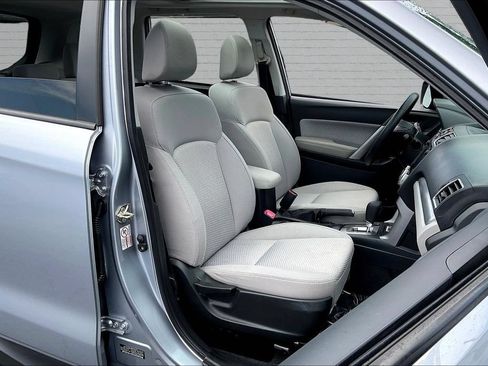 Used 2017 Subaru Forester 2.5i Premium w/ All-Weather Package AWD/4WD image 28