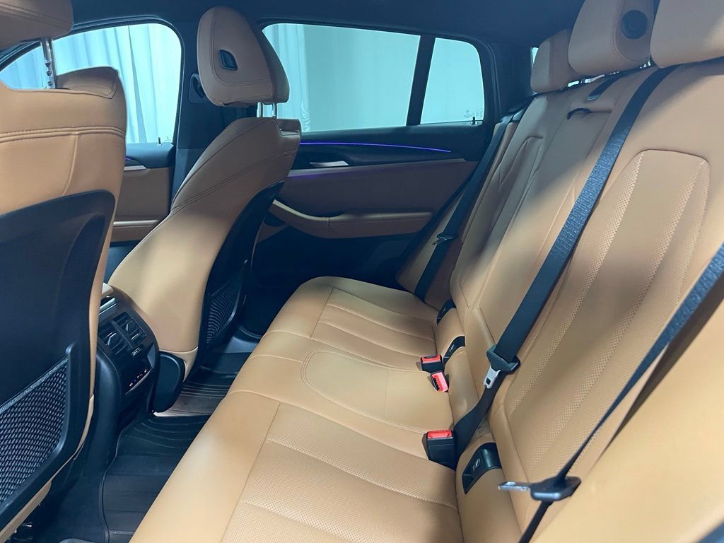 Used 2024 BMW X4 xDrive30i w/ M Sport Package AWD/4WD image 25