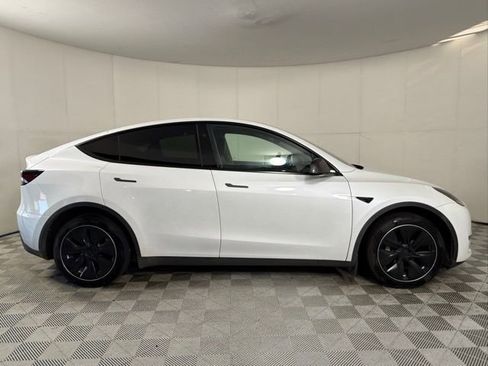 Used 2023 Tesla Model Y Long Range AWD/4WD image 7