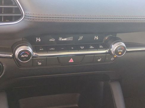 Used 2025 MAZDA MAZDA3 s image 24