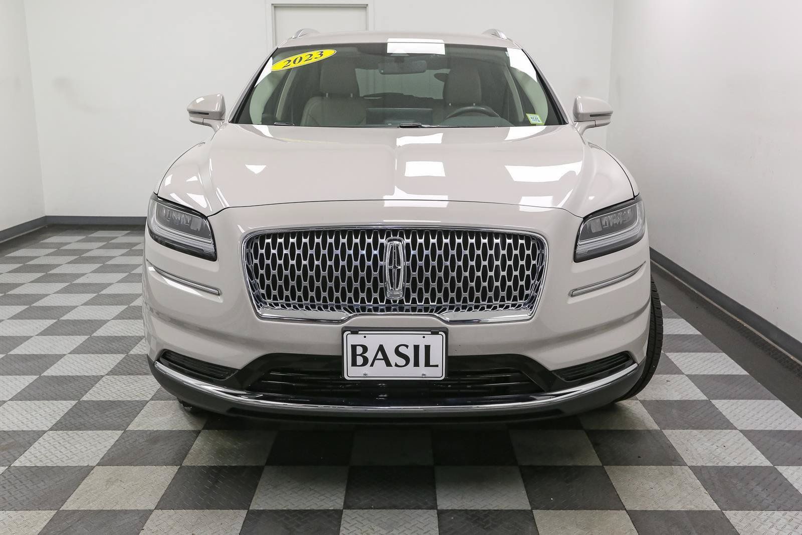 Used 2023 Lincoln Nautilus AWD w/ Premium Package image 3