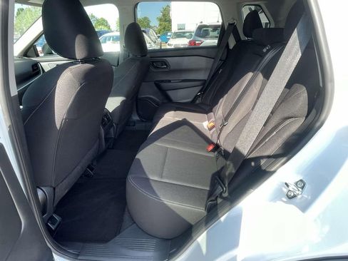 Used 2025 Nissan Rogue S image 10