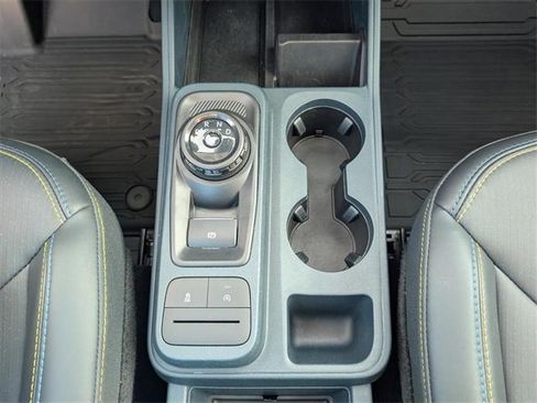 Used 2025 Ford Maverick Lobo image 14