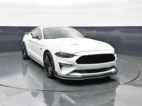 Used 2022 Ford Mustang GT Premium w/ Equipment Group 401A RWD image 2