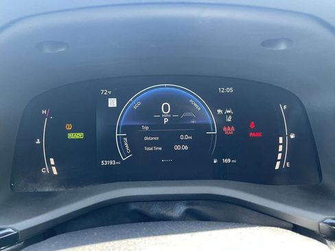 Used 2025 Toyota Camry LE FWD image 27