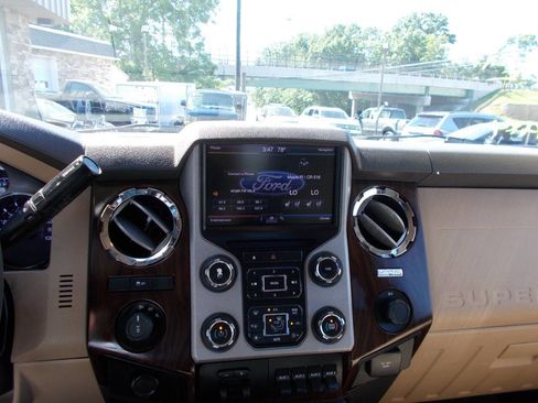 Used 2014 Ford F250 Lariat w/ Lariat Ultimate Package AWD/4WD image 12