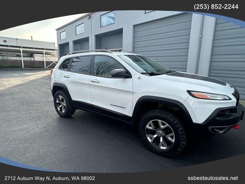 Used 2016 Jeep Cherokee Trailhawk w/ Leather Interior Group image 15