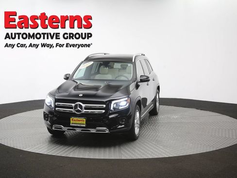 Used 2021 Mercedes-Benz GLB 250 4MATIC w/ Premium Package image 50