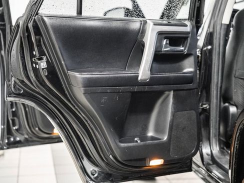 Used 2016 Toyota 4Runner SR5 image 33