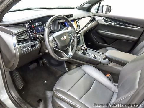Certified 2024 Cadillac XT6 Premium Luxury FWD image 11
