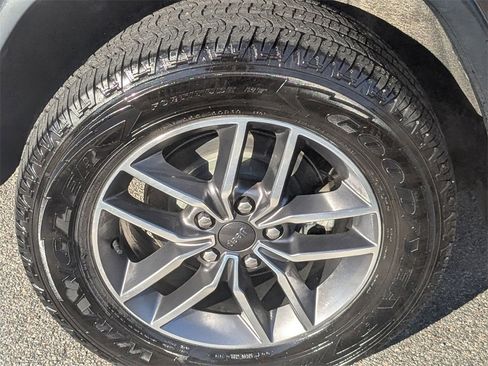 Used 2020 Jeep Grand Cherokee Laredo w/ 18" Wheel & 8.4" Radio Group image 15